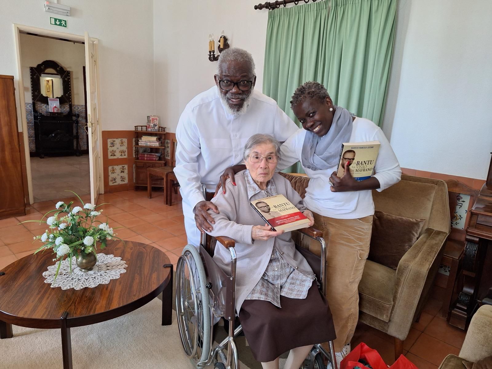 Irmã Isabel Mata, memória viva de O Apostolado, reencontra-se com a família de Mafrano aos 95 anos