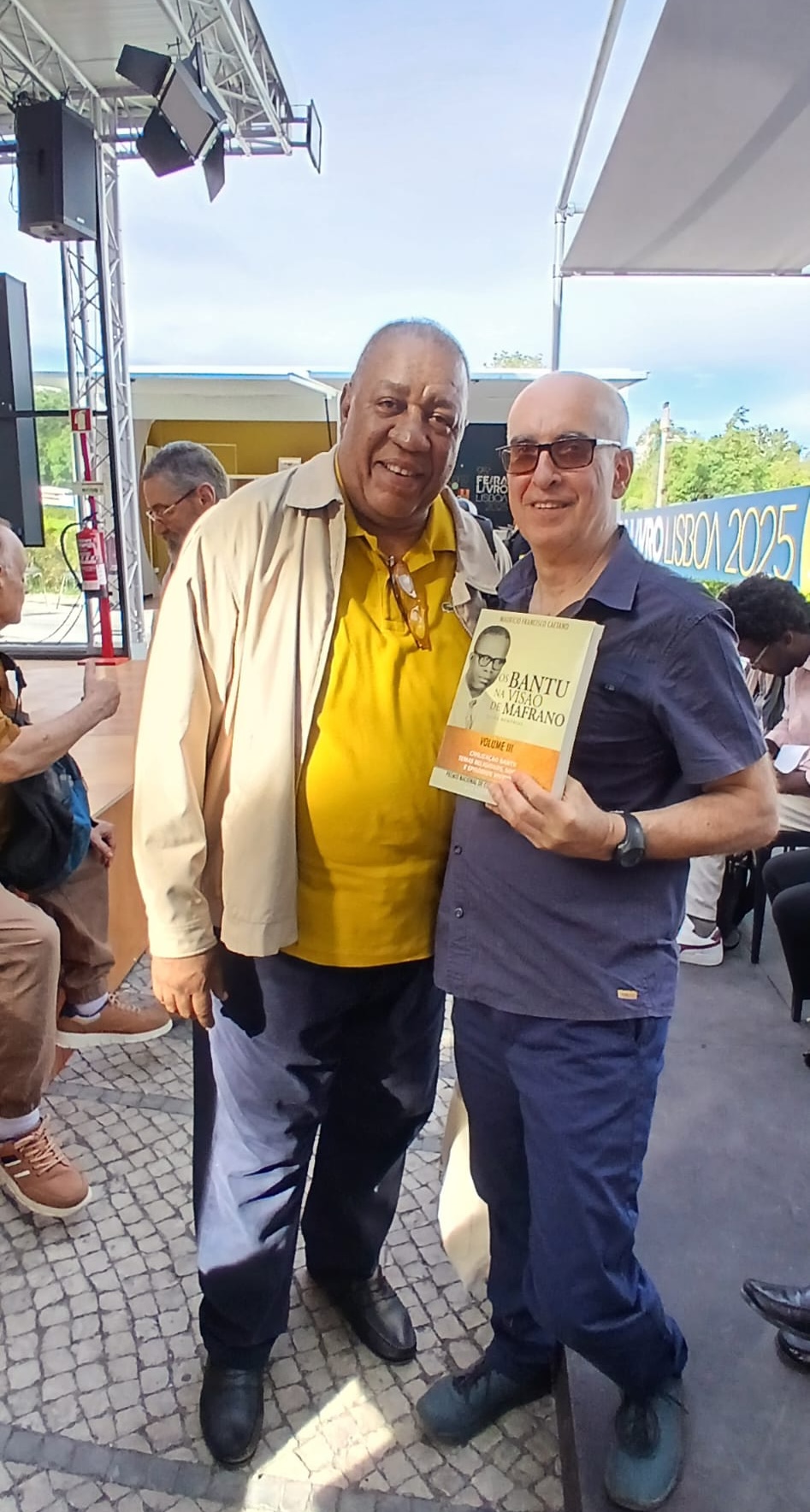 Entrega do terceiro volume da extraordinária obra de Mafrano