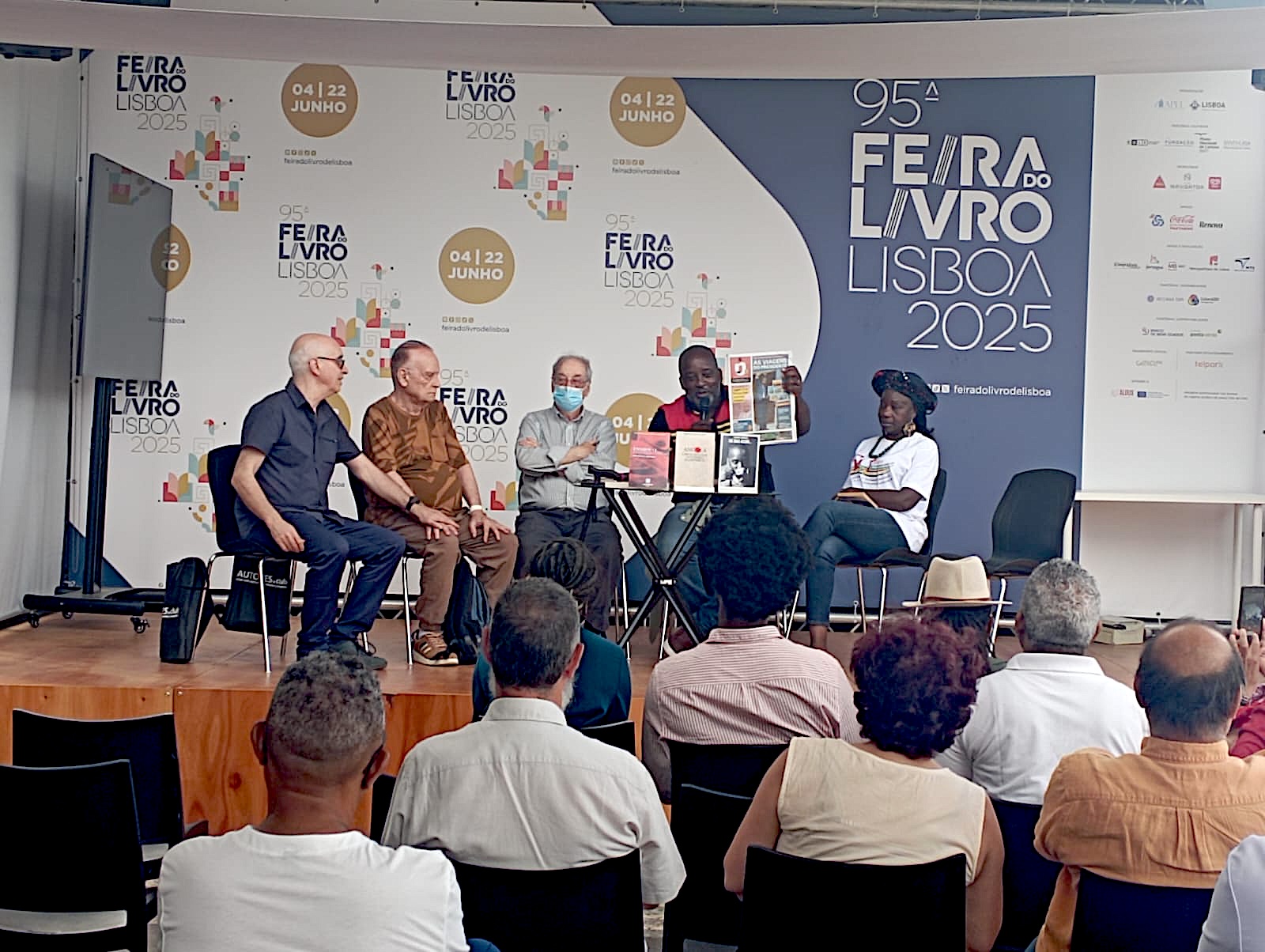 Jornalistas, investigadores e historiadores angolanos encerram presença da Perfil Criativo | AUTORES.club na 95.ª Feira do Livro de Lisboa