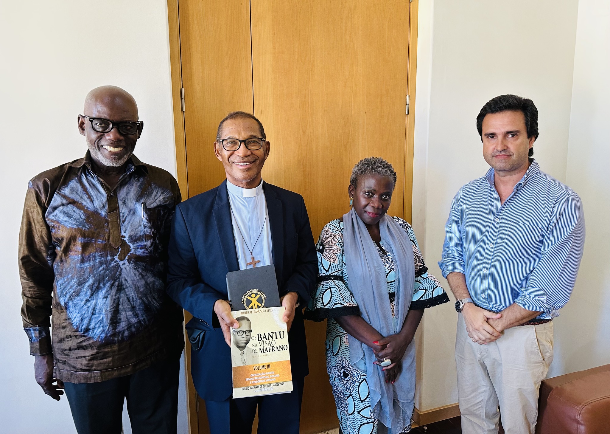 A Alma Bantu celebrada em Santiago: família de Mafrano recebida pelo Cardeal Dom Arlindo Furtado