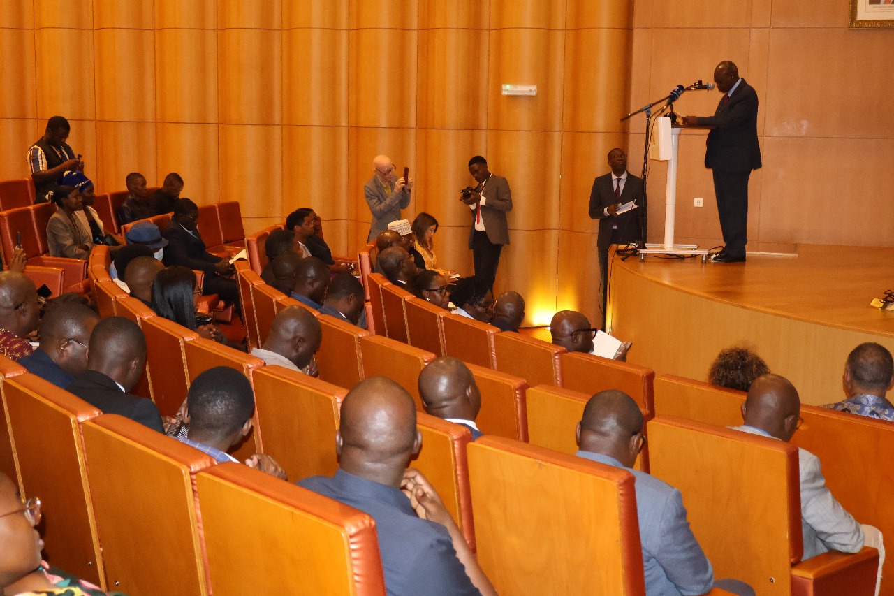 Sucesso marca o lançamento do livro Angola e os Desafios da Estabilidade em África, de Zeferino Pintinho