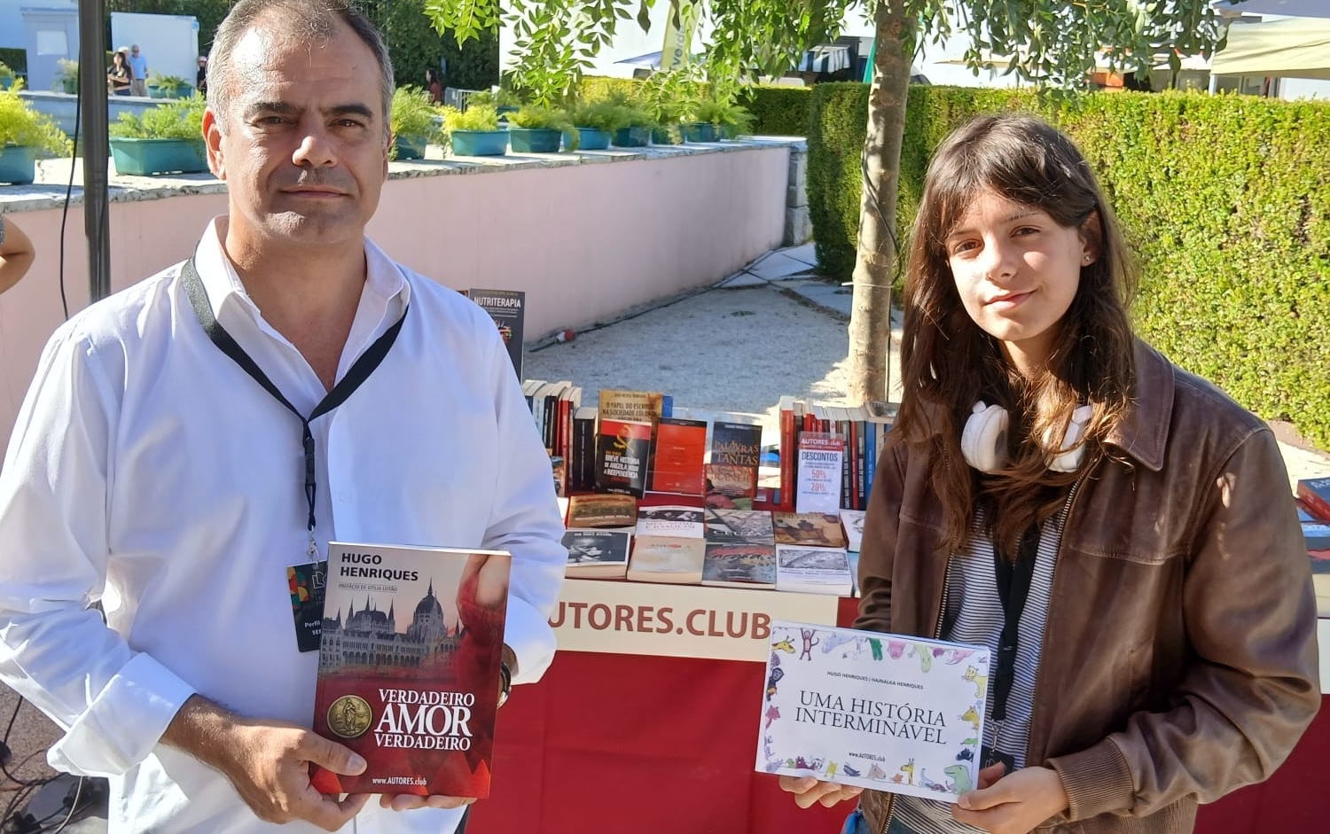 Hugo Henriques e Hajnalka Henriques em sessão de autógrafos: fantasia, afecto e livros que cruzam gerações