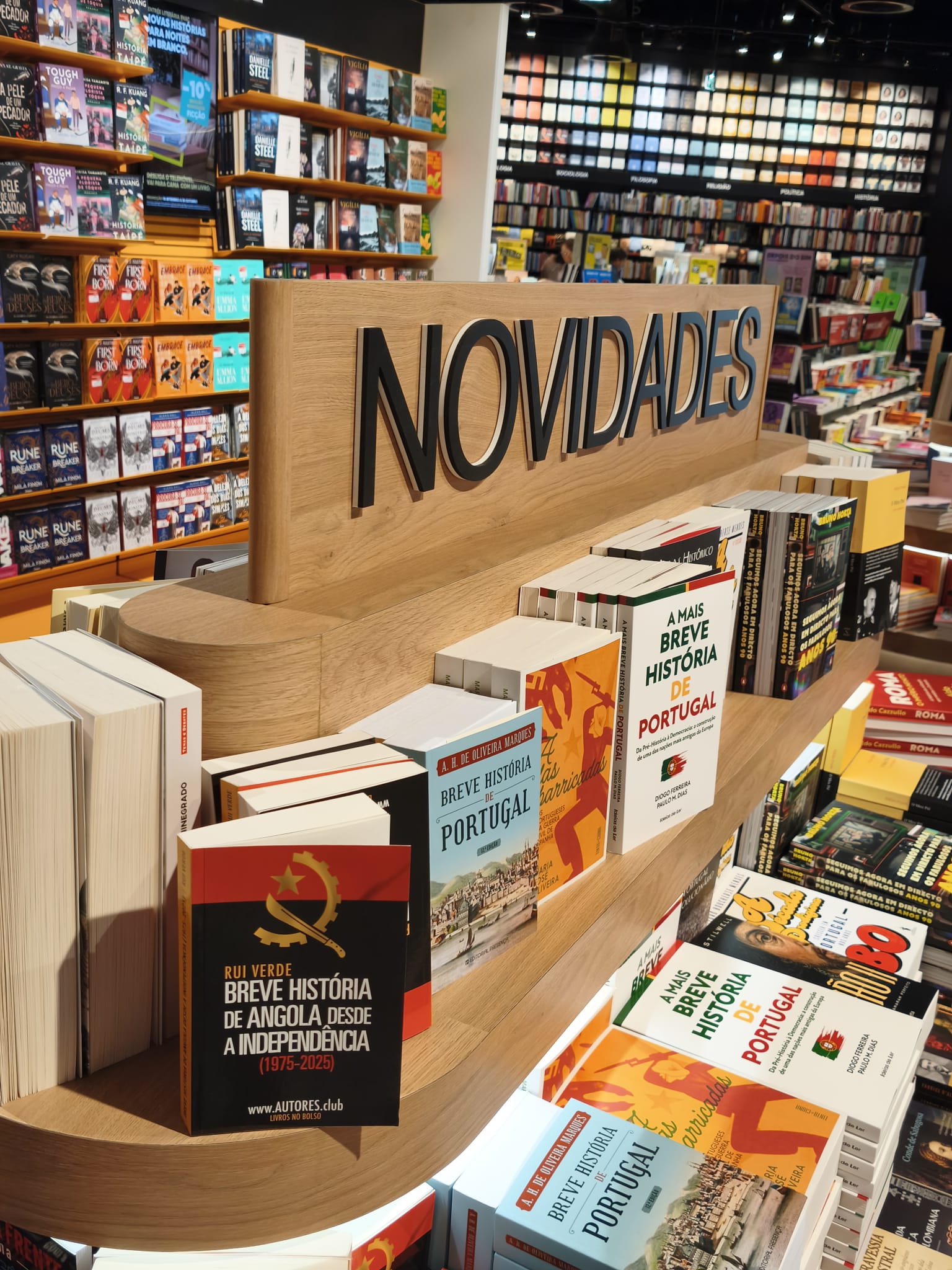 Angola nas estantes da FNAC: dois livros para descobrir uma história que merece ser lida